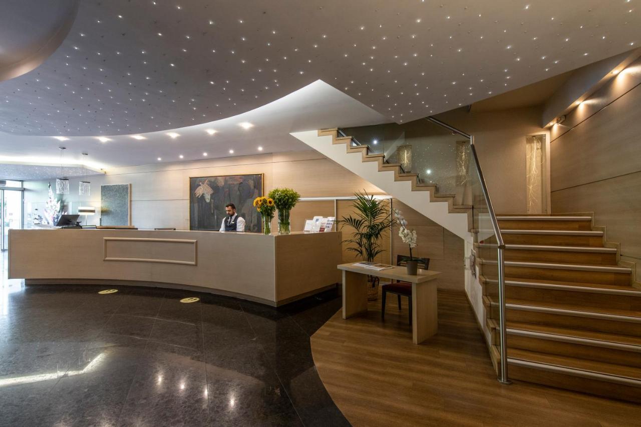 Amalia Hotel Athena Bagian luar foto