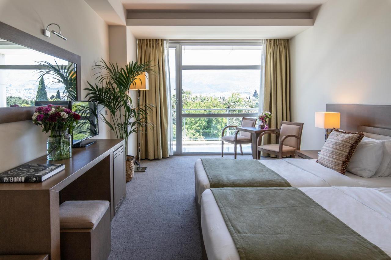 Amalia Hotel Athena Bagian luar foto