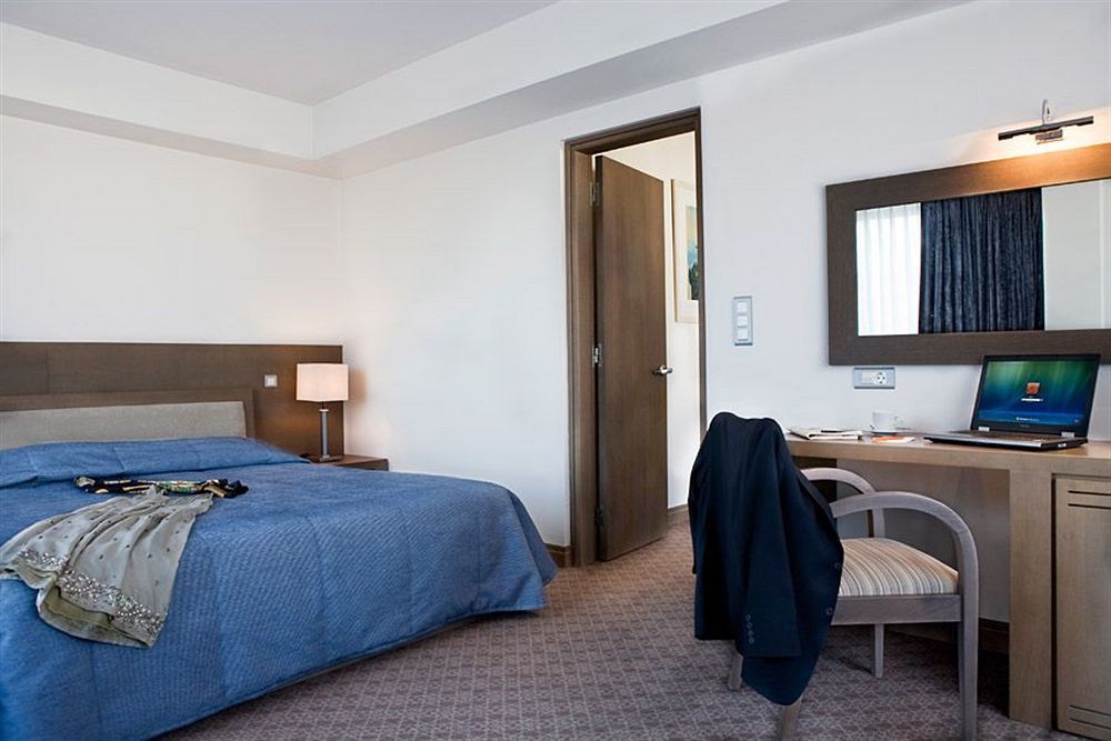 Amalia Hotel Athena Bagian luar foto