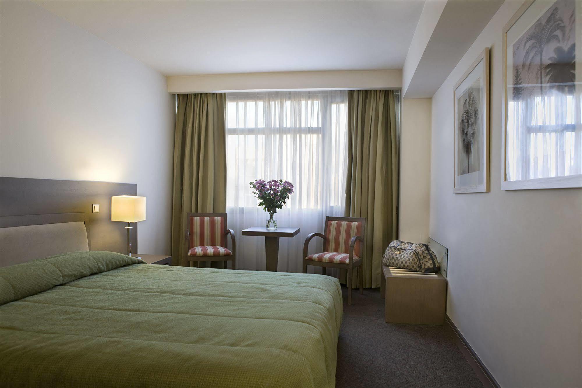 Amalia Hotel Athena Bagian luar foto